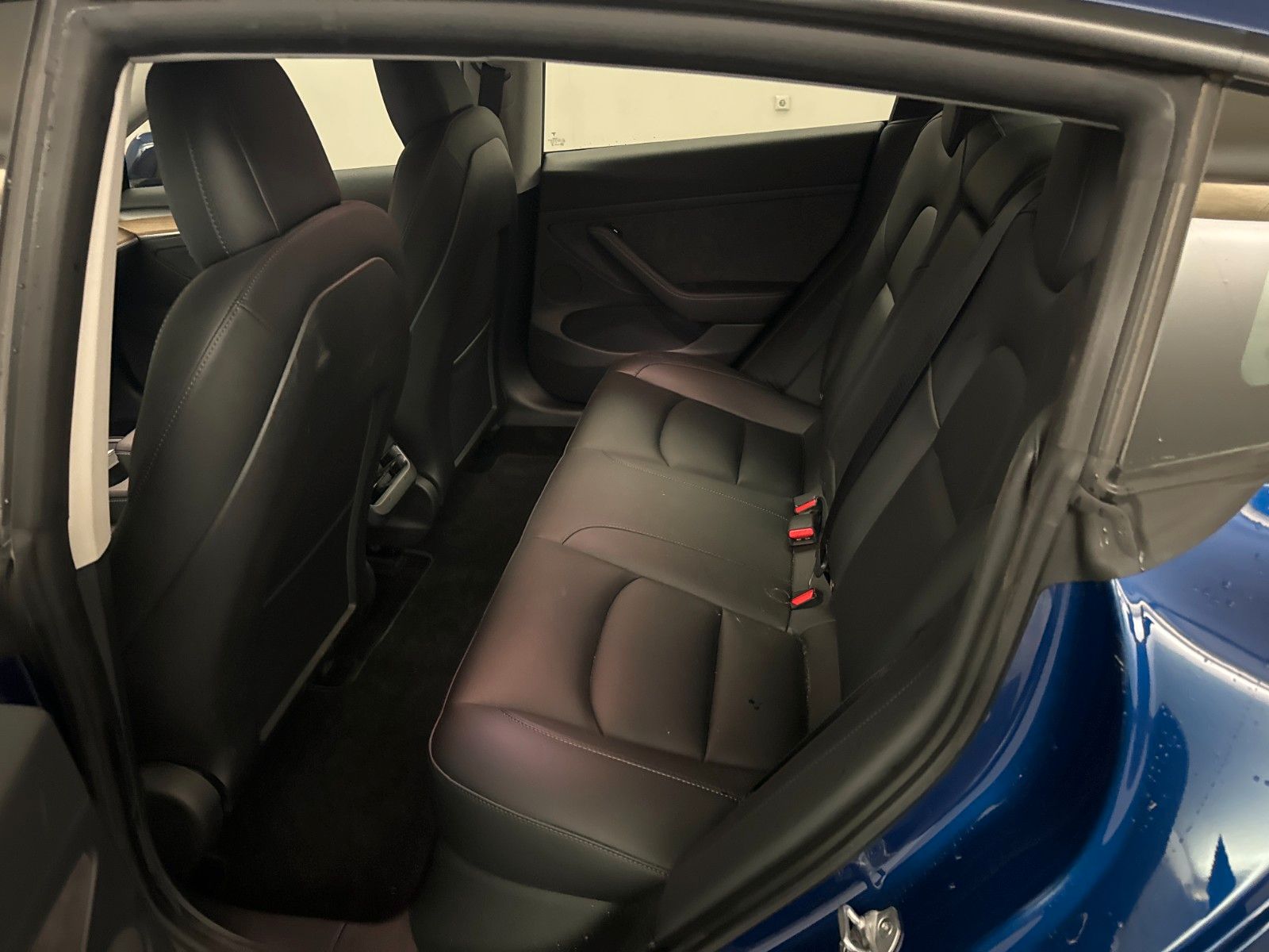 Fahrzeugabbildung Tesla Model 3 PERFORMANCE DUAL-MOTOR NAVI/SPORT/SH/AMD
