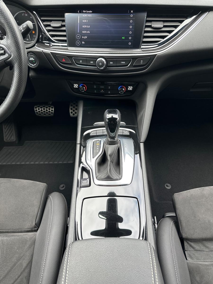Opel Insignia ST 2.0 D Ultimate AT NAV+LED+ACC+KAMERA