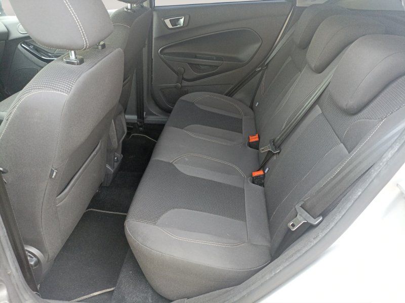 Fahrzeugabbildung Ford Fiesta 1.0 EcoBoost EU6 Titanium