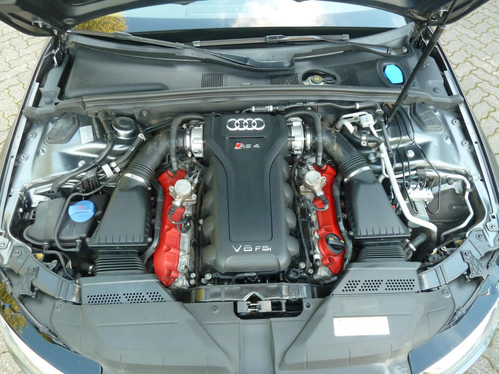 Audi RS4 Avant 4.2 FSI V8 450 ch quattro • S tronic • Bang & Olufsen • Carbone • Caméra • 20"