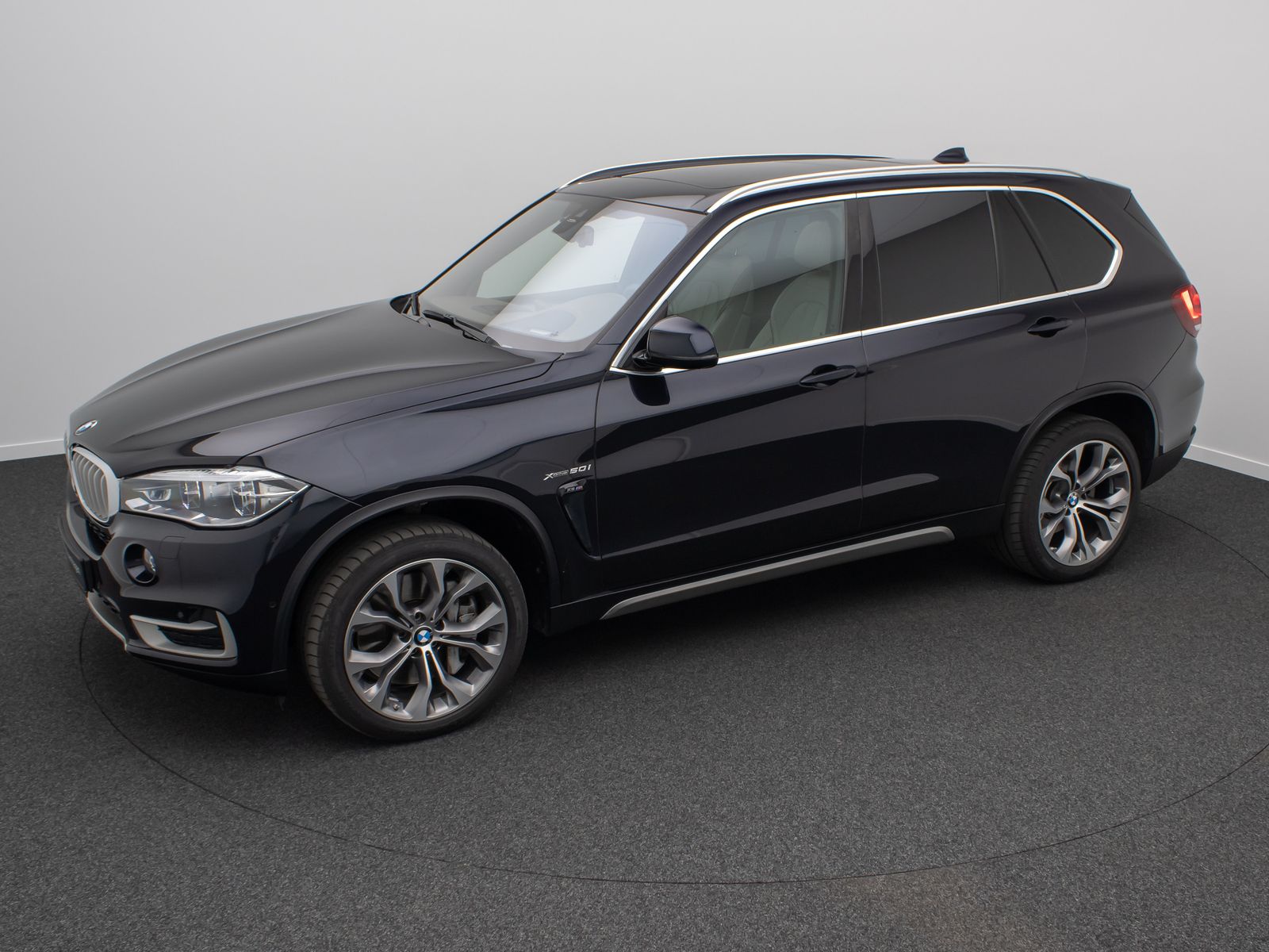 Fahrzeugabbildung BMW X5 xD50i ACC 360°Memory B&O NighVis DAB 20" Voll