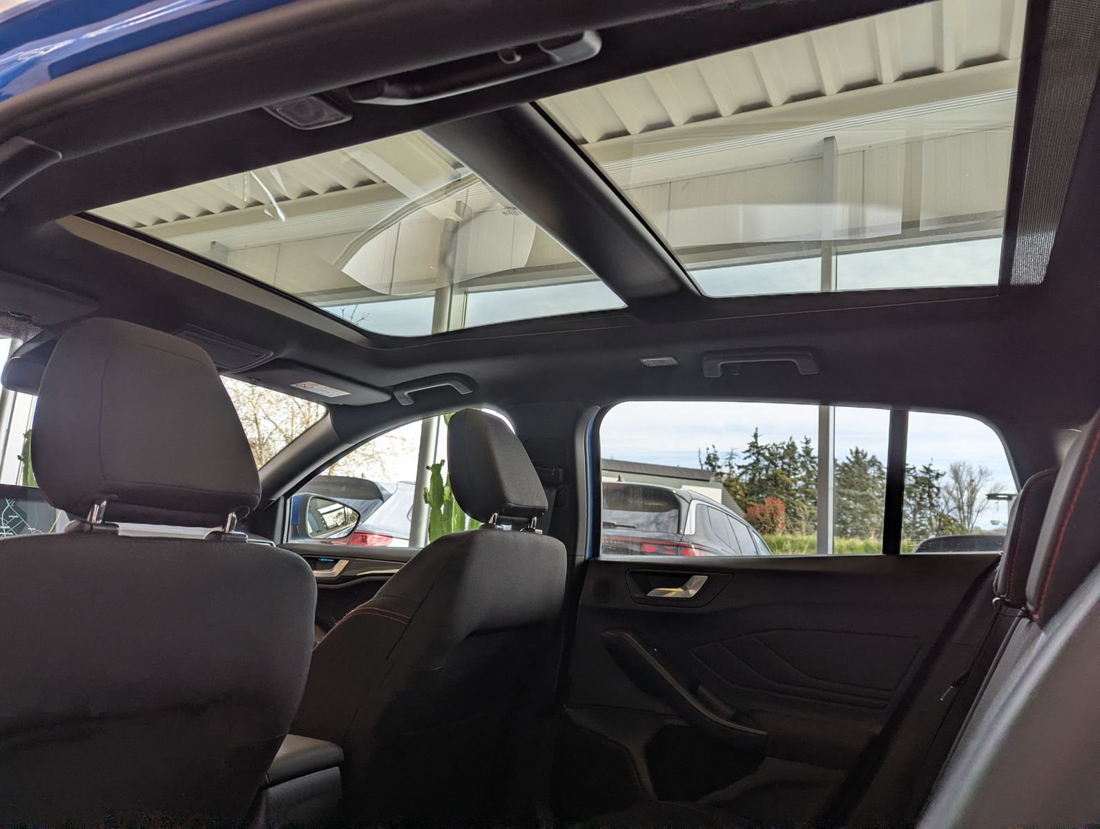 Fahrzeugabbildung Ford Focus 1.0 ST-Line X Styling Matrix B&amp;O Pano 18"