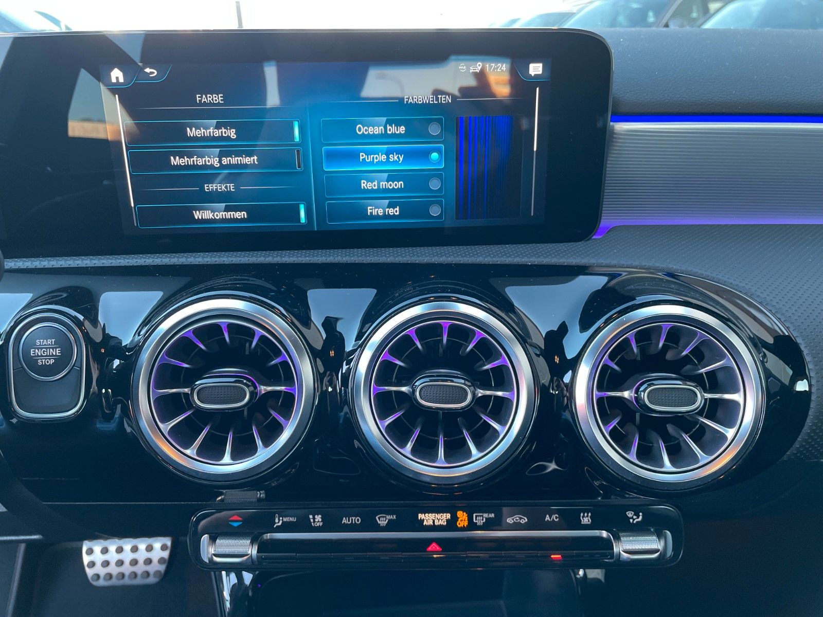 Fahrzeugabbildung Mercedes-Benz A 250e Limo+AMG+Ambiente+RFK+19Zoll+MBUX+LED+