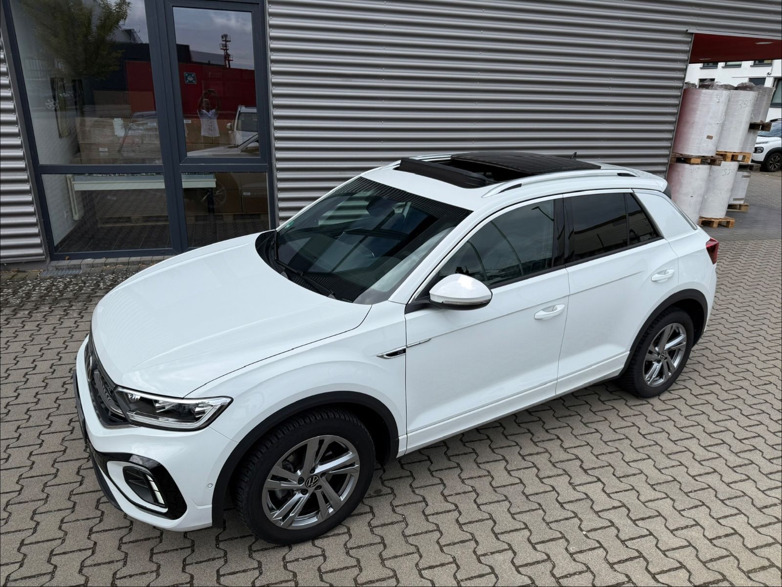 Volkswagen T-Roc 2.0 TDI SCR R-Line,PANORAMA,KAMERA,NAVI,IQ imagem 2