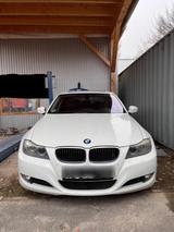 BMW 318i E90 - BMW 318 mit Diesel-Antrieb: Limousine, E90