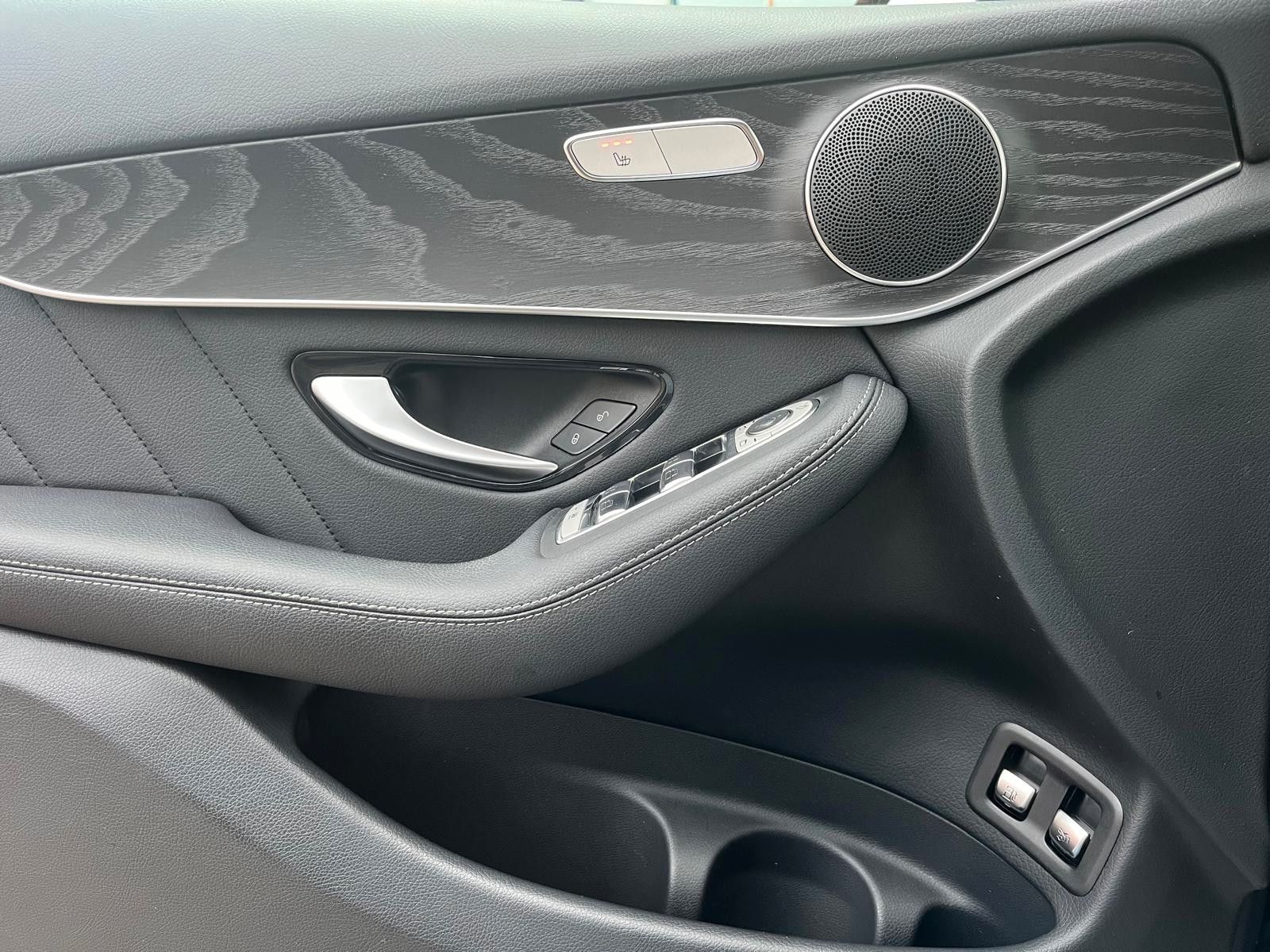 Fahrzeugabbildung Mercedes-Benz GLC 300e 4Matic AMG-Line*Pano*Night*Business*1.H