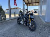 Ducati Streetfighter V4 S  .  900 KM - DUCATI 900