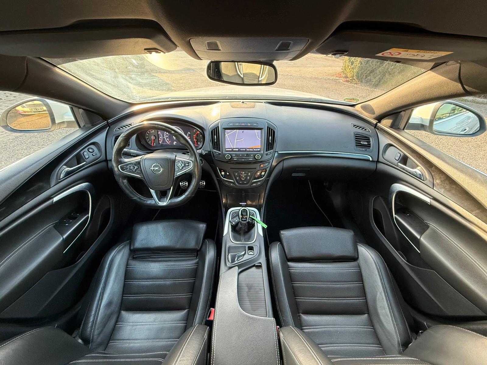 Opel Insignia OPC 2.8 V6 Turbo | 325 ch | BVM | Sièges Recaro cuir | GPS | Caméra de recul | Xénon | Volant chauffant