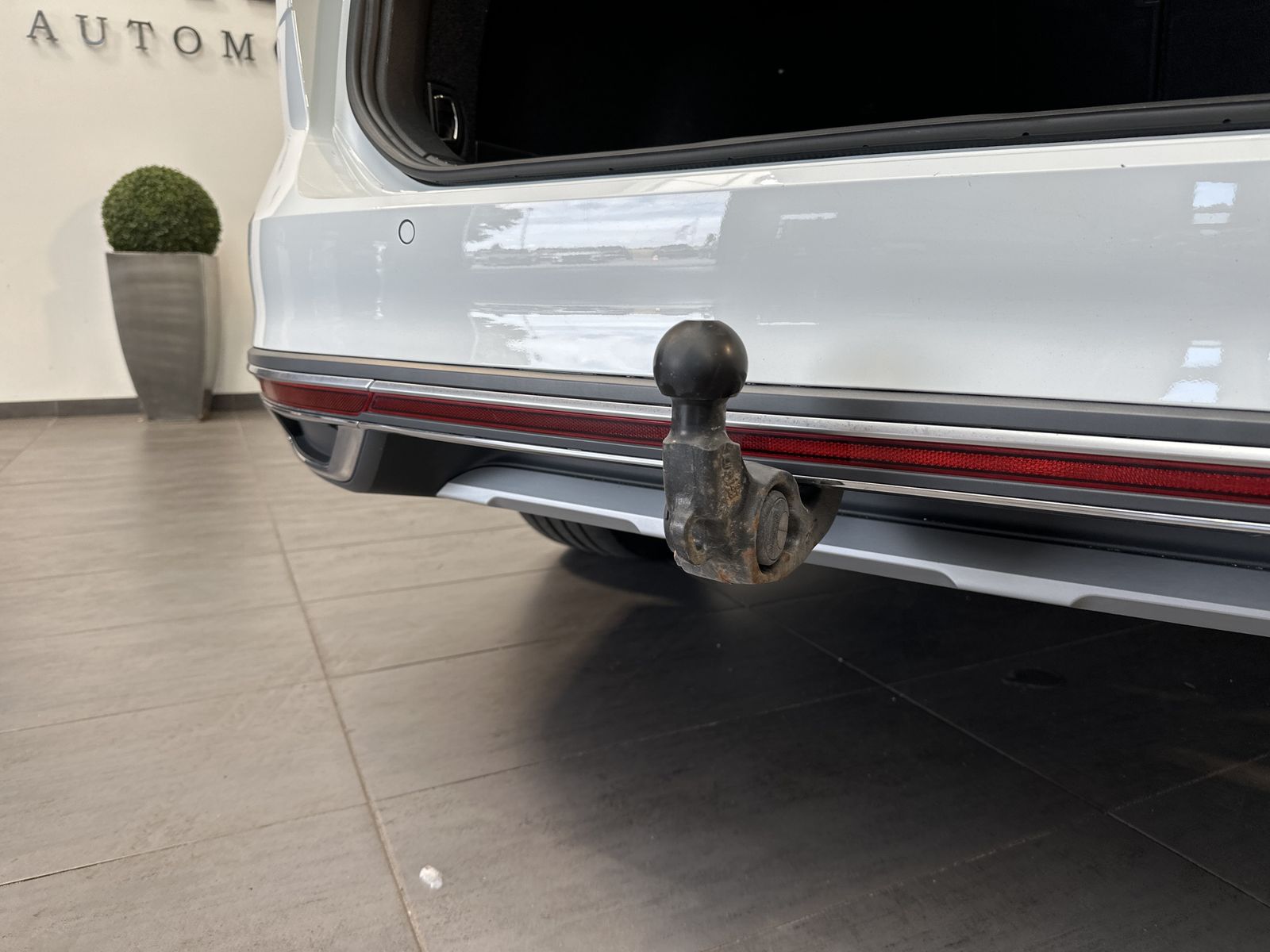 Fahrzeugabbildung Volkswagen Passat Alltrack 2.0 TSI 4M NAV+LED+AHK+VCOCK+360