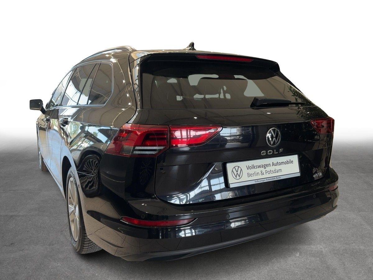Volkswagen Golf VIII Variant 1.5 eTSI DSG Life Navi P-Dach