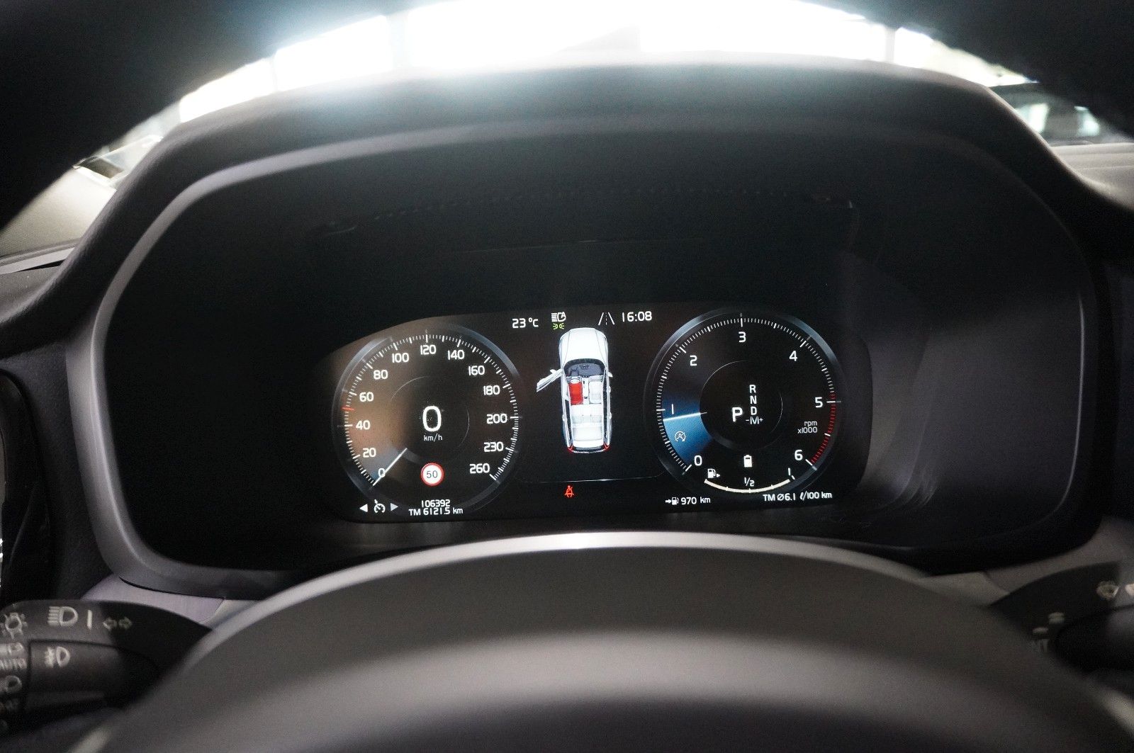 Fahrzeugabbildung Volvo V60 Kombi B4 MOMENTUM PRO NAVI/LED/KAMERA/VIRT.