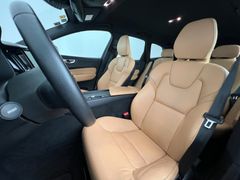 VOLVO XC60 Momentum / NUR 61.tKM / 1.HD / GARANTIE / VOLVO XC60 Momentum / NUR 61.tKM / 1.HD / GARANTIE /