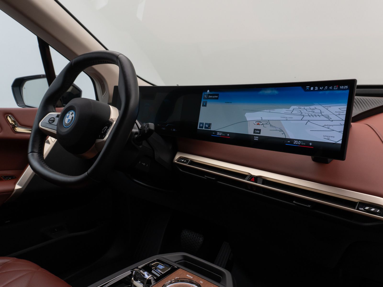 Fahrzeugabbildung BMW iX xD50 360°H/K DAB ACC SoftCl ACC Komfort 21Zol