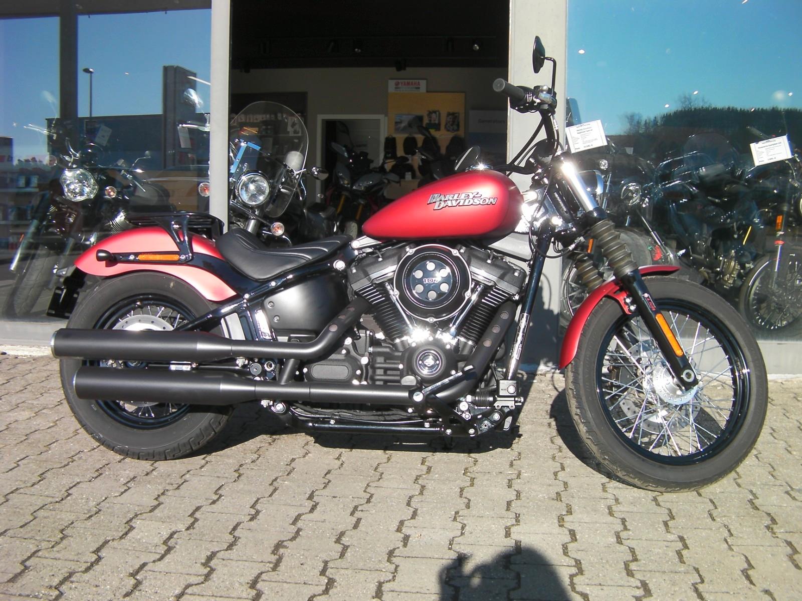 Harley-Davidson Softail Street Bob GVYBBO