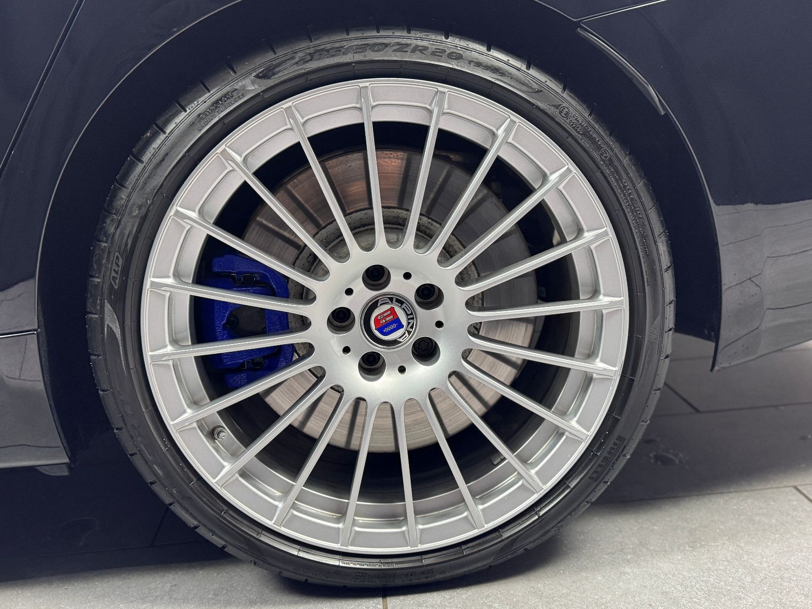 Fahrzeugabbildung ALPINA B5 4.4 Touring|LASER|PANO|HEAD-UP|VOLL