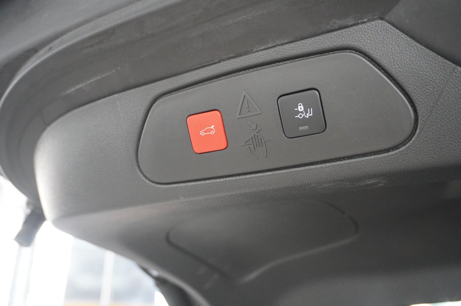 Fahrzeugabbildung Opel Grandland (X) 1.6T GSe HYBRID 4X4 NAVI/LED/SPORT