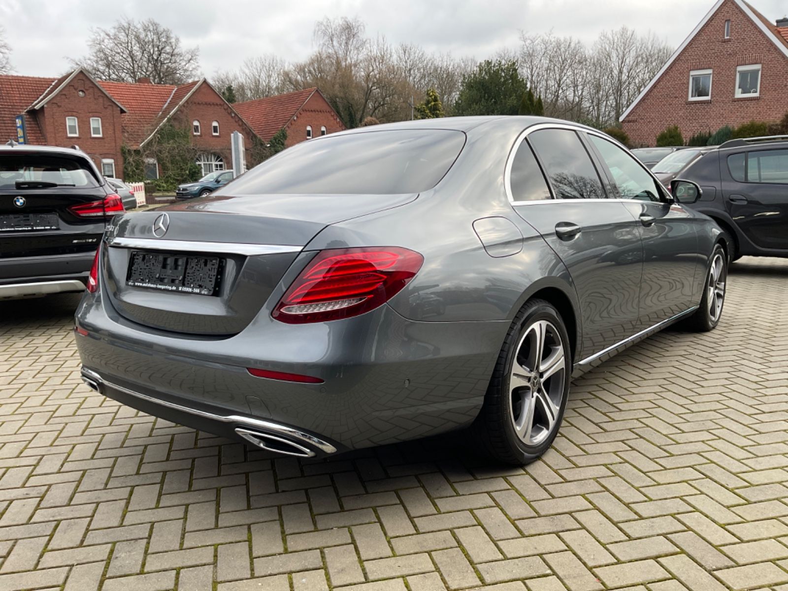 Fahrzeugabbildung Mercedes-Benz E 220 d Limo,Autom,Kamera,Comand,LED,17
