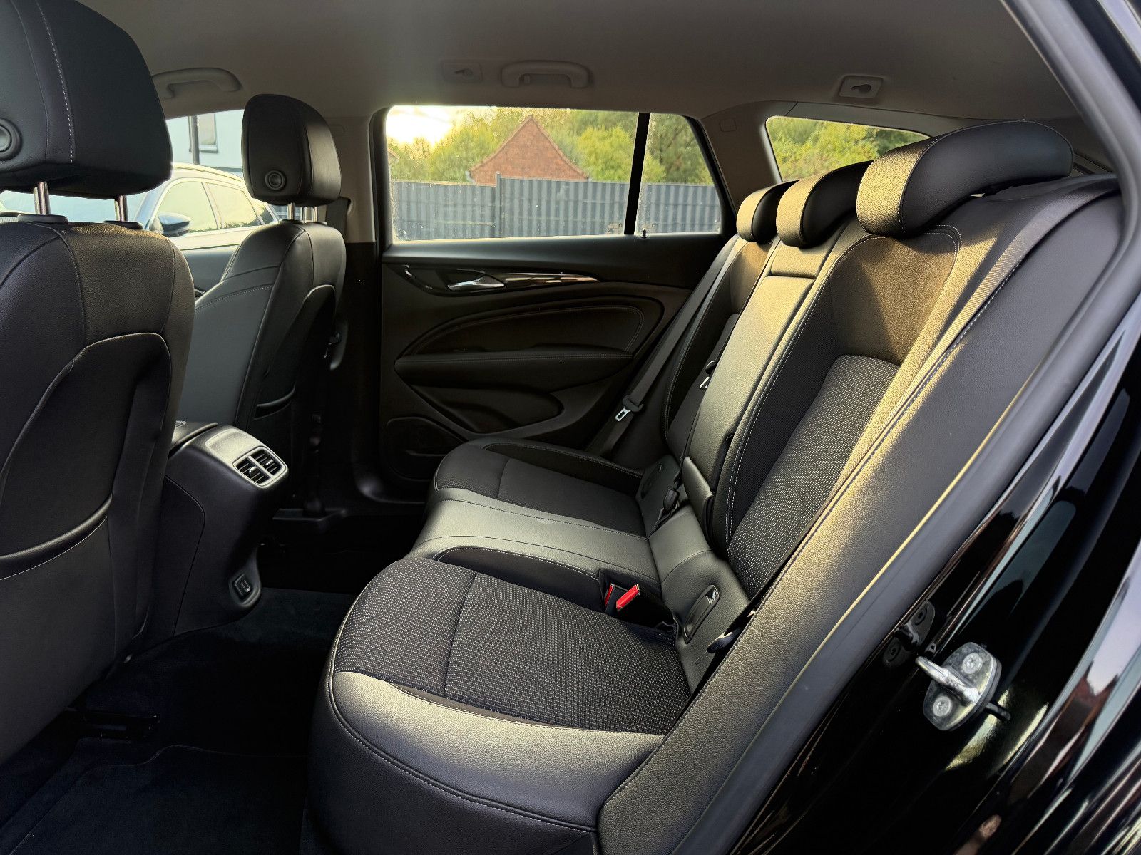 OPEL Insignia B Innovation Sports Tourer TÜV-Neue – Foto 11