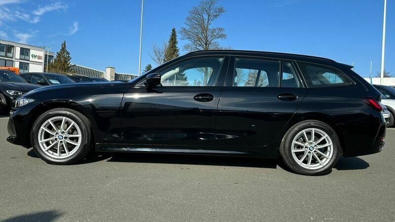 BMW 318i Touring LCPROF LED NAVI SHZ APPLECARPLAY foto 10
