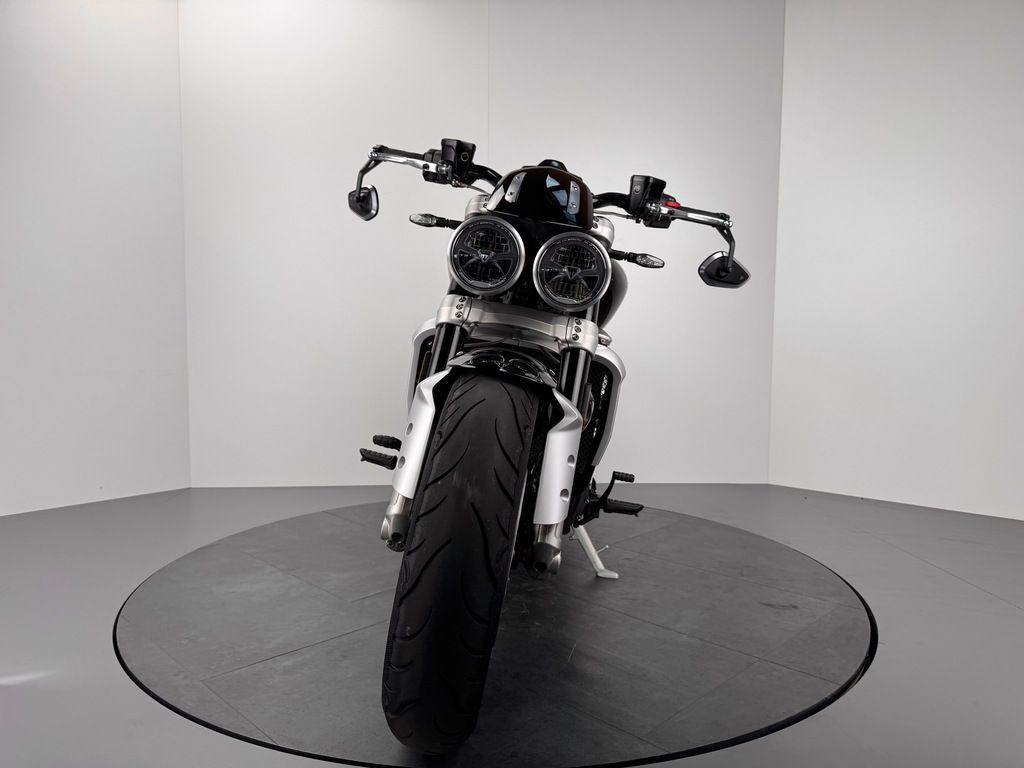 Fahrzeugabbildung Triumph ROCKET 3 R CHROME EDITION *NEUWERTIG*SERVICE NEU