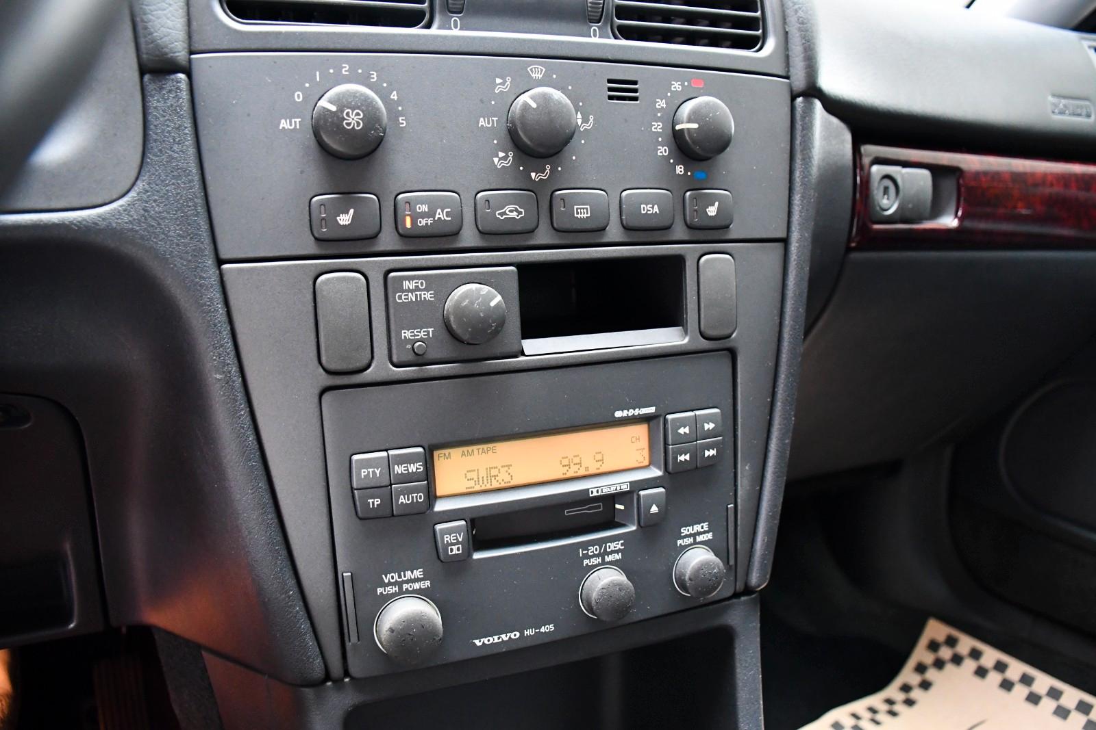 Volvo V40 2.0 165 ch • BVA • Cuir • Sièges chauffants • Climatisation