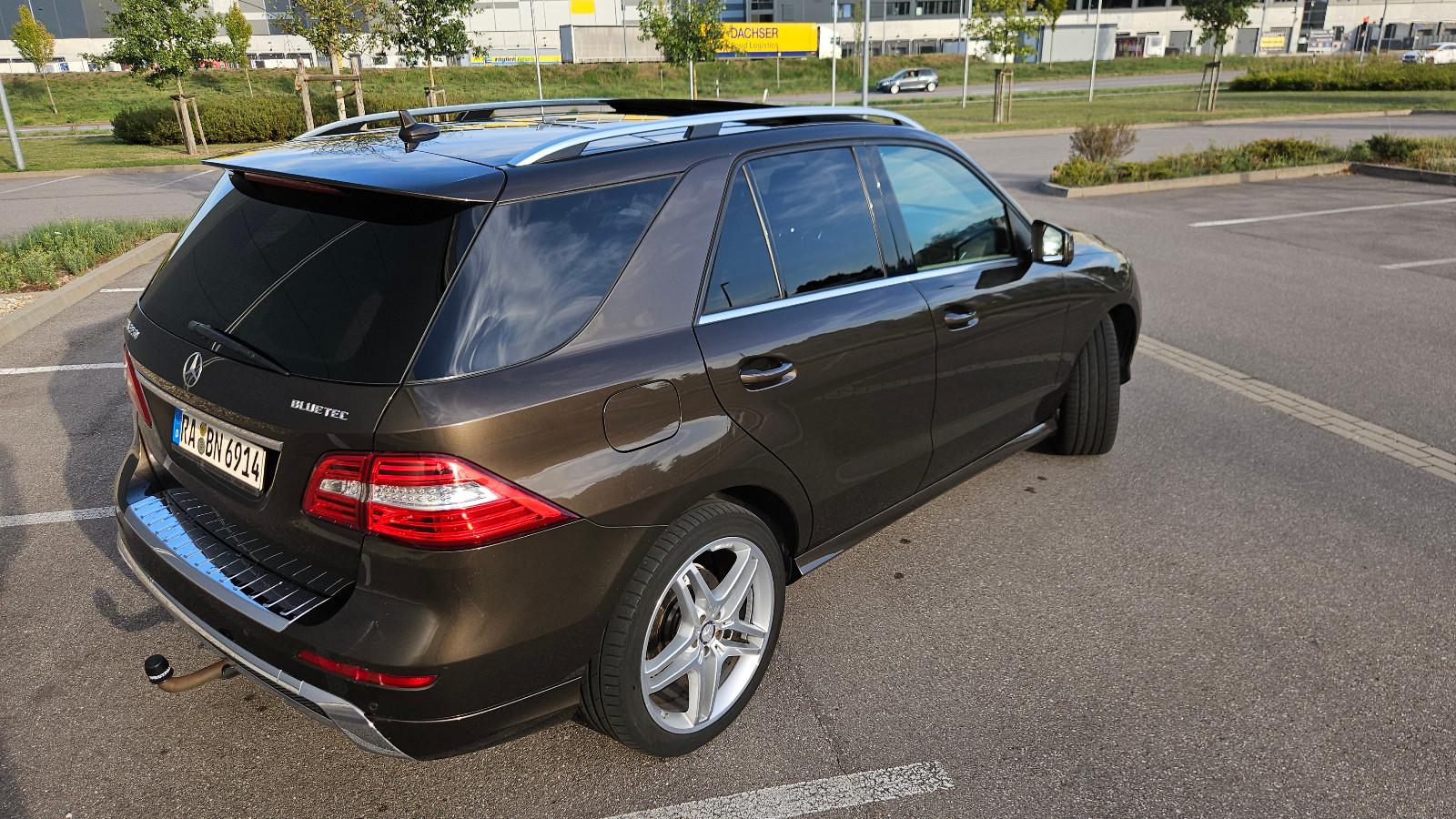 Mercedes-Benz ML 350  AMG Line Top Ausstattung