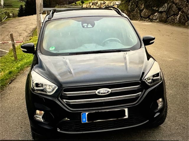 Ford Kuga 2,0 TDCi 4x4 132kW ST-Line PowerShift Top!!