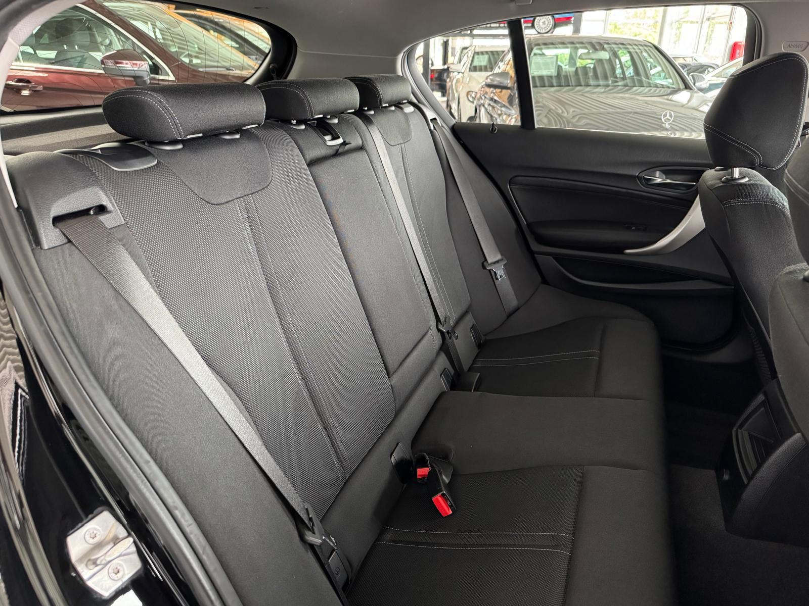 BMW 120i Advantage*Automatik*Navi*Tempo*SHZ*PDC*LED*