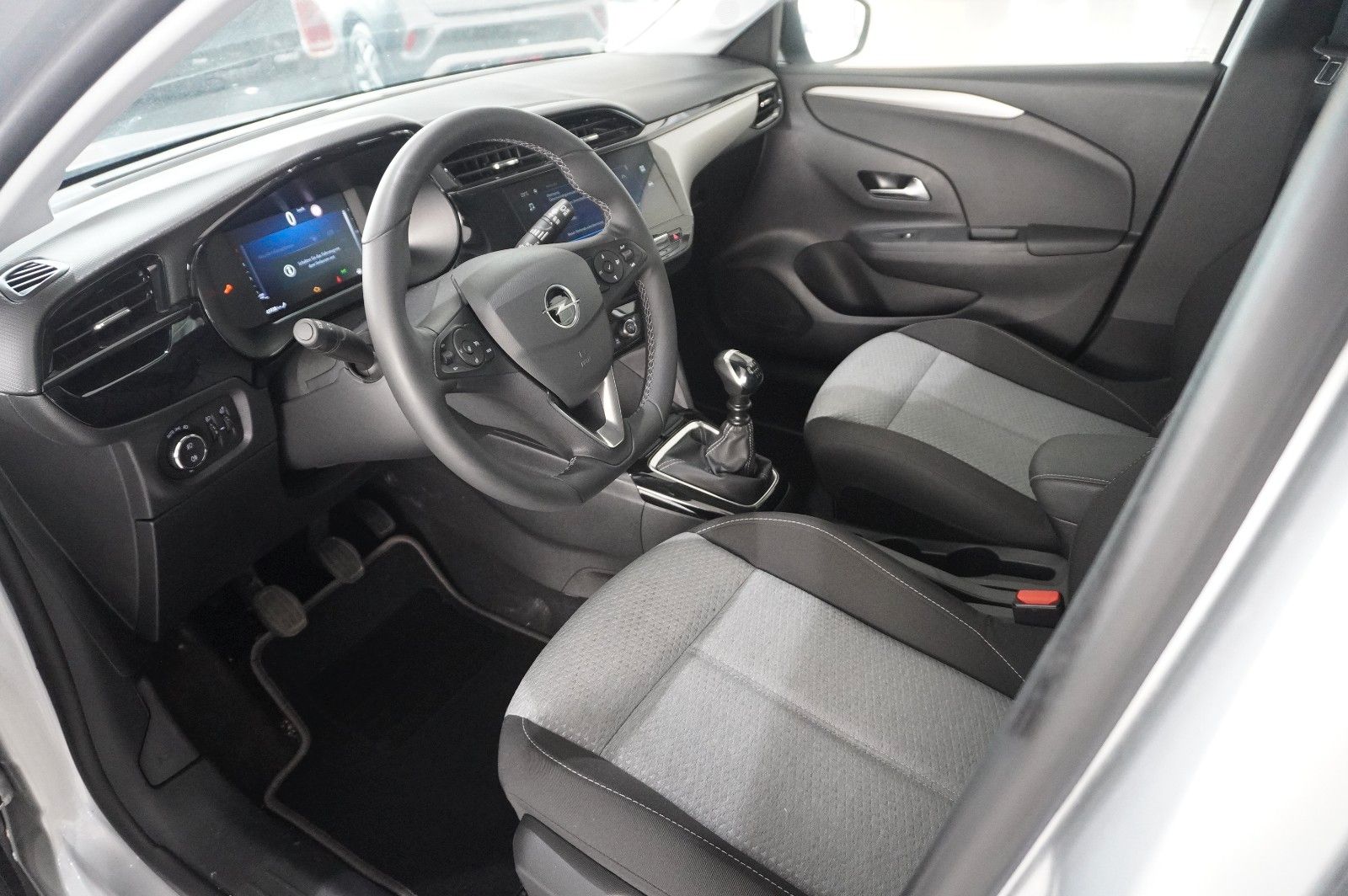 Fahrzeugabbildung Opel Corsa F 1.2 FACELIFT NAVI/LED/KAMERA/VIRTU./SHZ