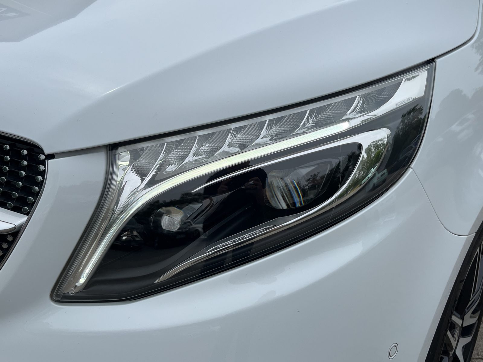 Fahrzeugabbildung Mercedes-Benz V 300 d EDITION AMG-LINE*lang*AHK*LED*9G-TRONIC*