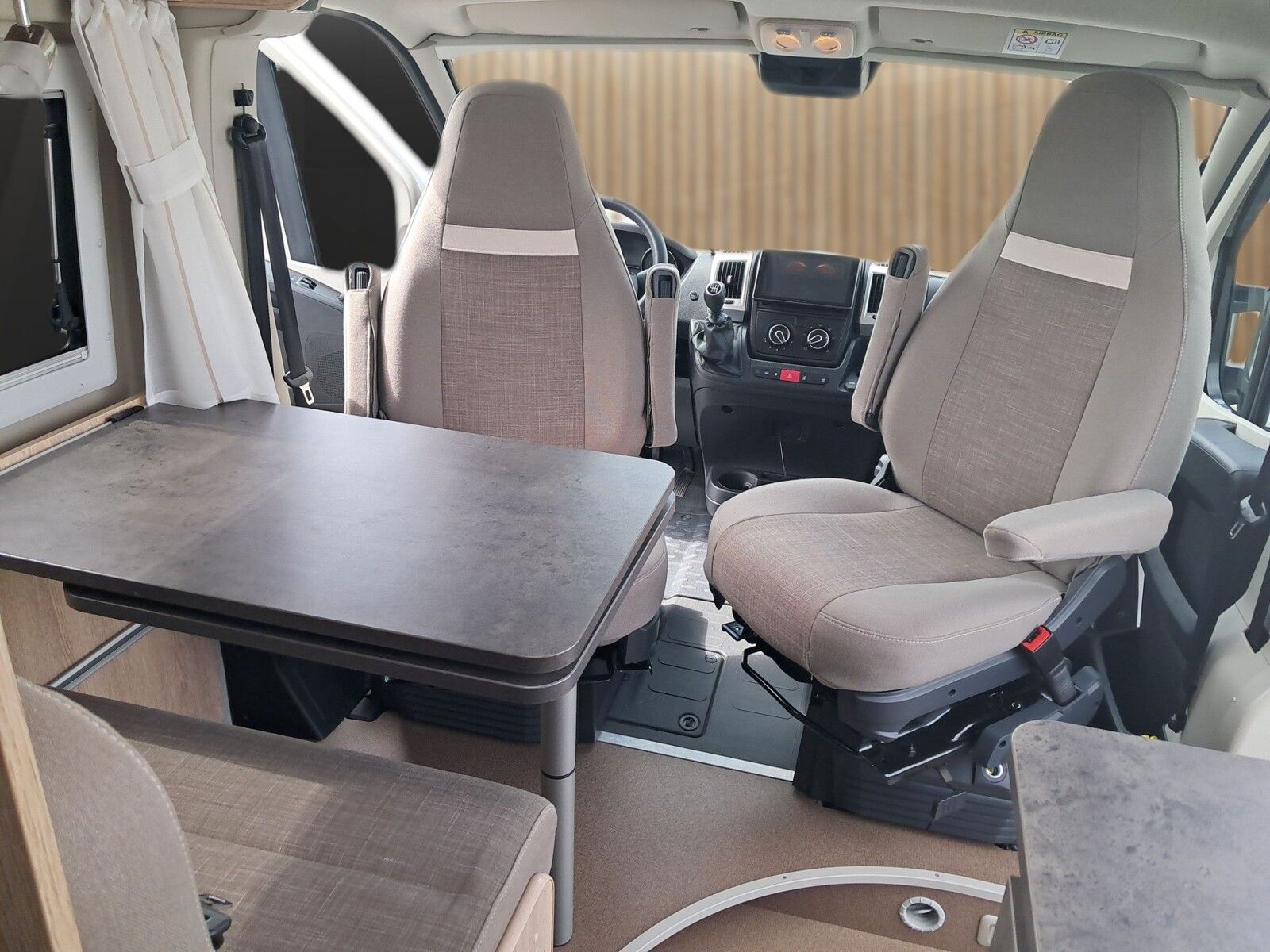 Fahrzeugabbildung Pössl 2Win Vario Citroen 165 PS Markise,RK,AHK