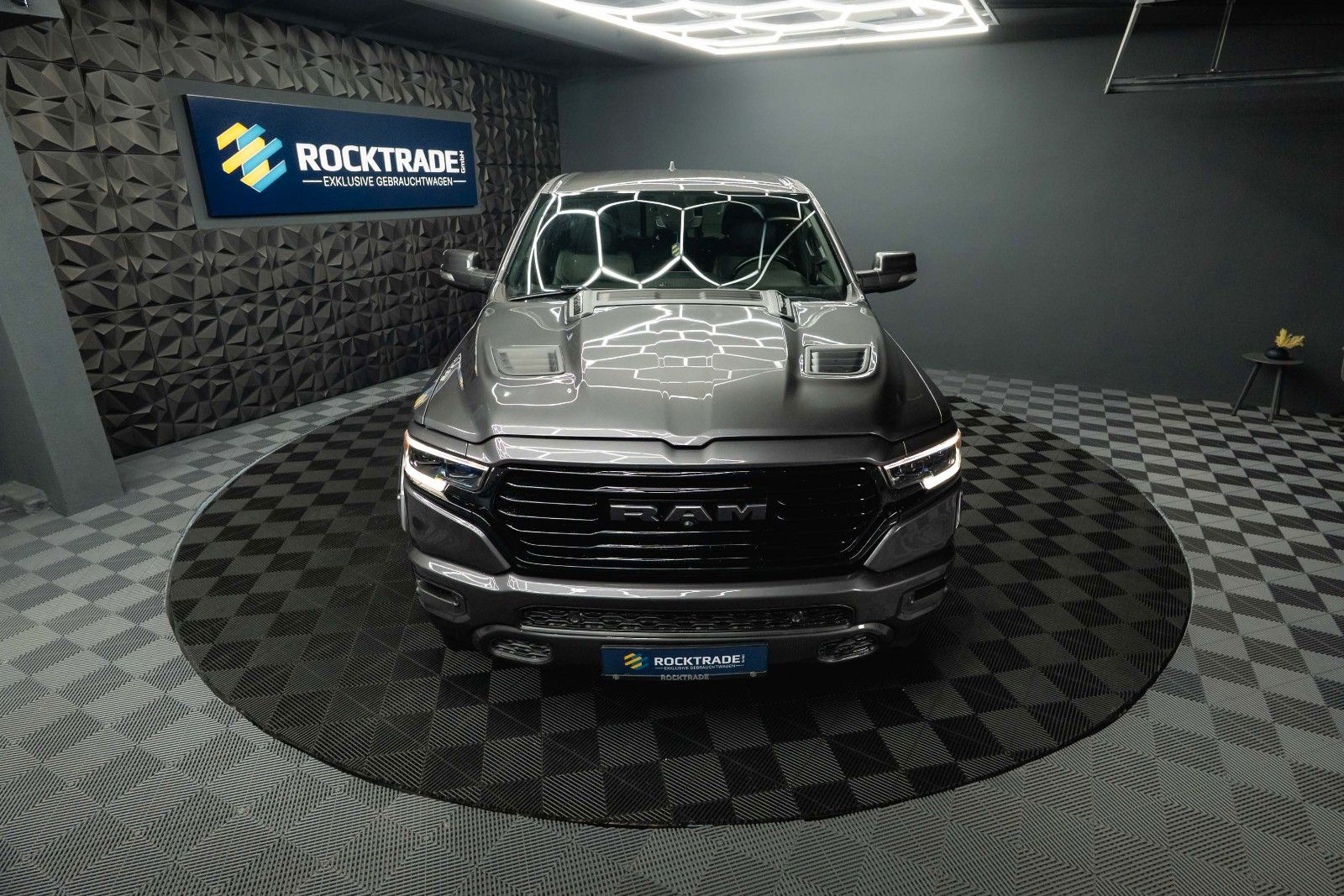 Fahrzeugabbildung Dodge RAM 5.7 V8 HEMI 4x4 Night Limited Longbed 19%