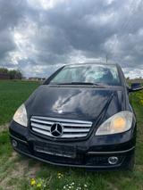 Mercedes-Benz 200 / 136 PS / 8-fach / AHK - gebrauchte Mercedes-Benz 200 aus dem Jahr 2008