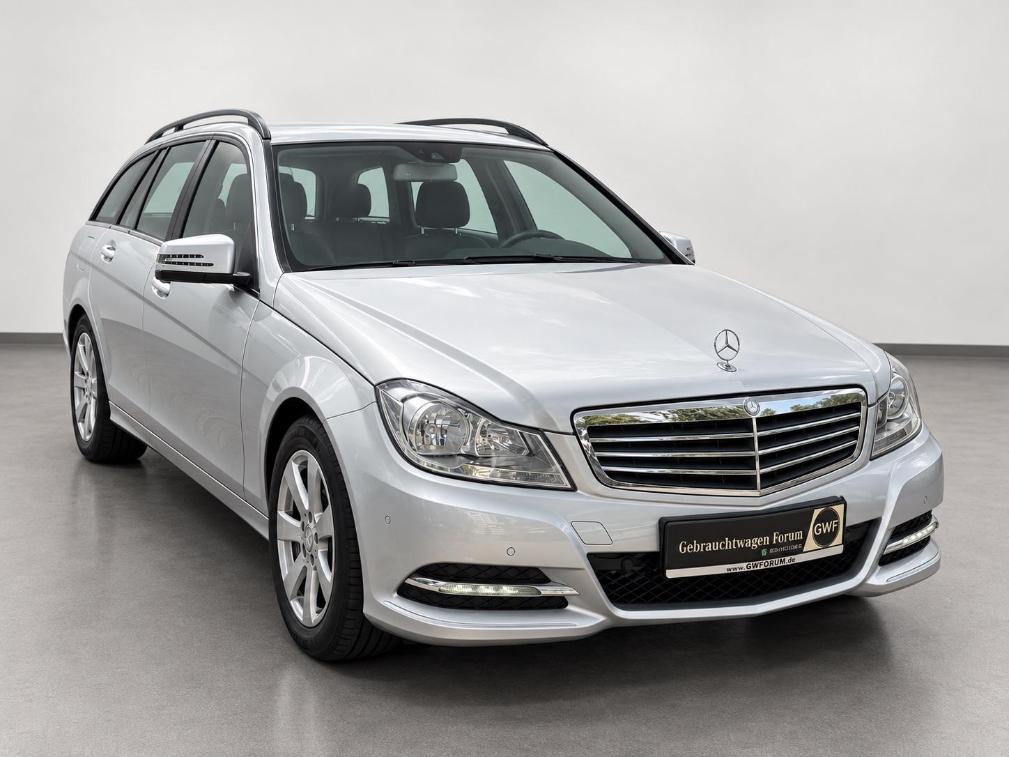 Mercedes-Benz C 180 CGI - AHK | NAVI | PTS | SHZ