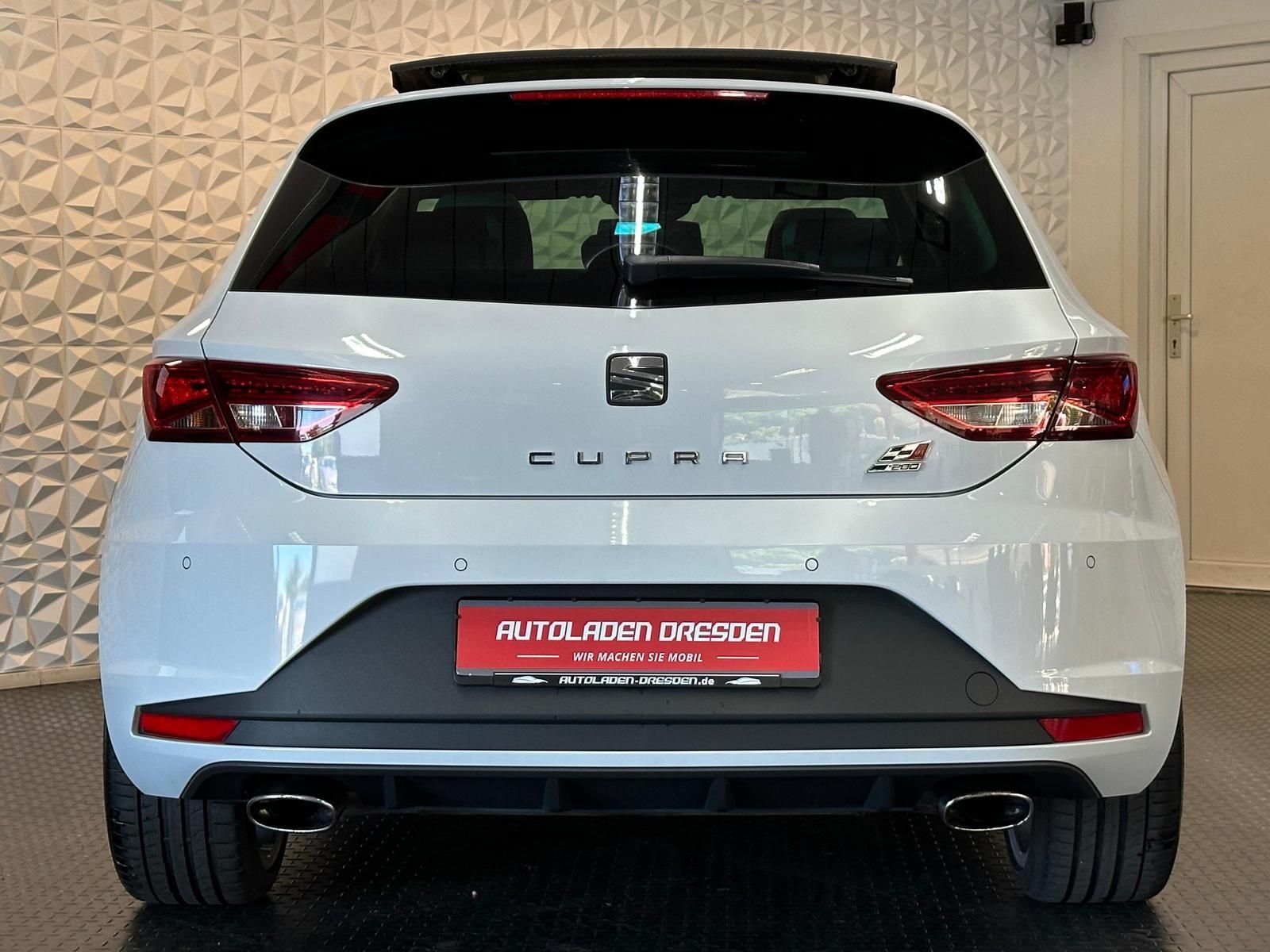 SEAT Leon 2.0TSI Cupra 280* LED#SHZ#TEMPO#SPUR#PANO - Image 6