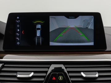 Fahrzeugabbildung BMW 530i LuxuryLine Kamera HUD Komfort SoftCl Alarm