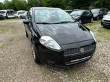 Fiat Grande Punto 1.4 8V Dynamic HU/AU Neu - Fiat Grande Punto: Limousine