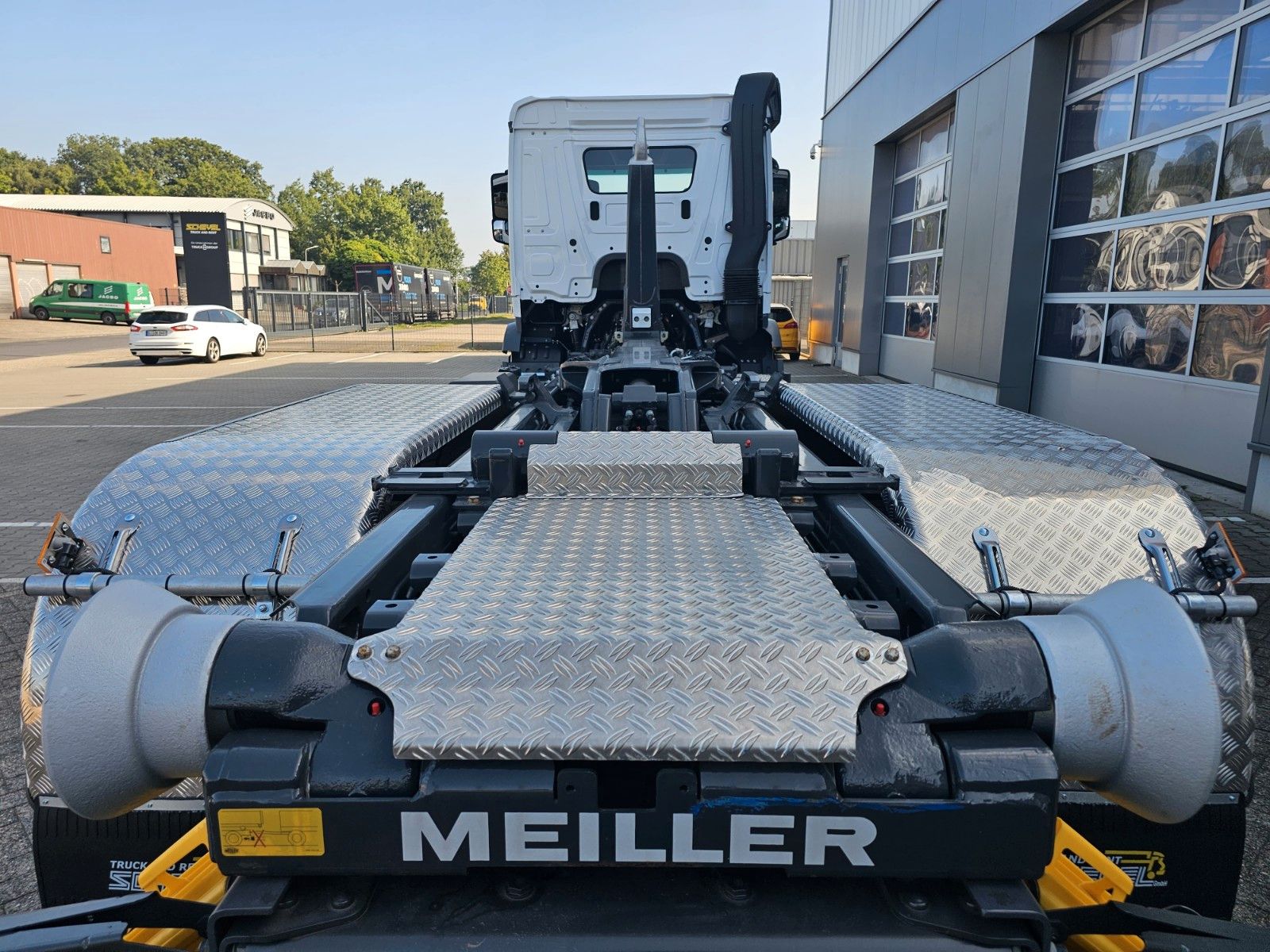 Fahrzeugabbildung Mercedes-Benz Actros 2645 Abrollkipper MEILLER RS 21.70 / 6x4