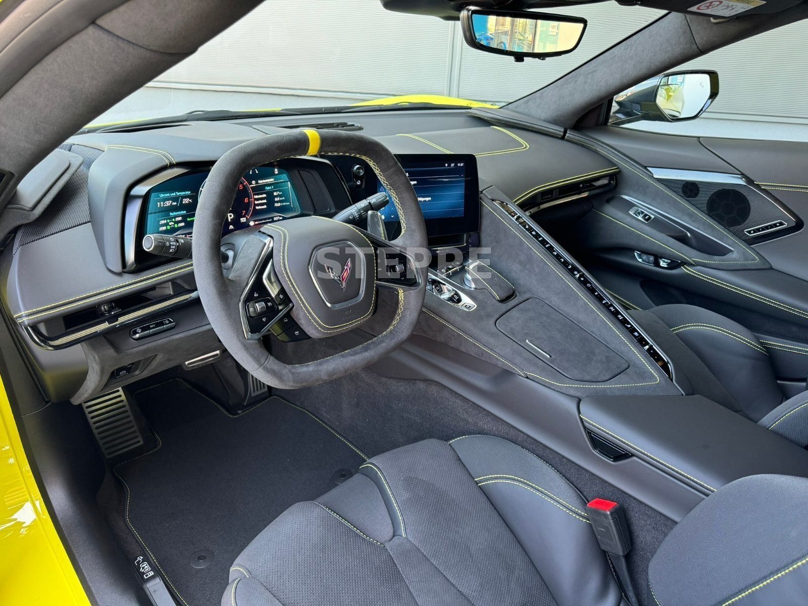 Corvette C8 Stingray Coupe 6,2 V8 3LT Europamodell STEPPE