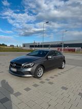 Mercedes-Benz Mercedes Benz W176 A180 - Mercedes-Benz A-Klasse W176