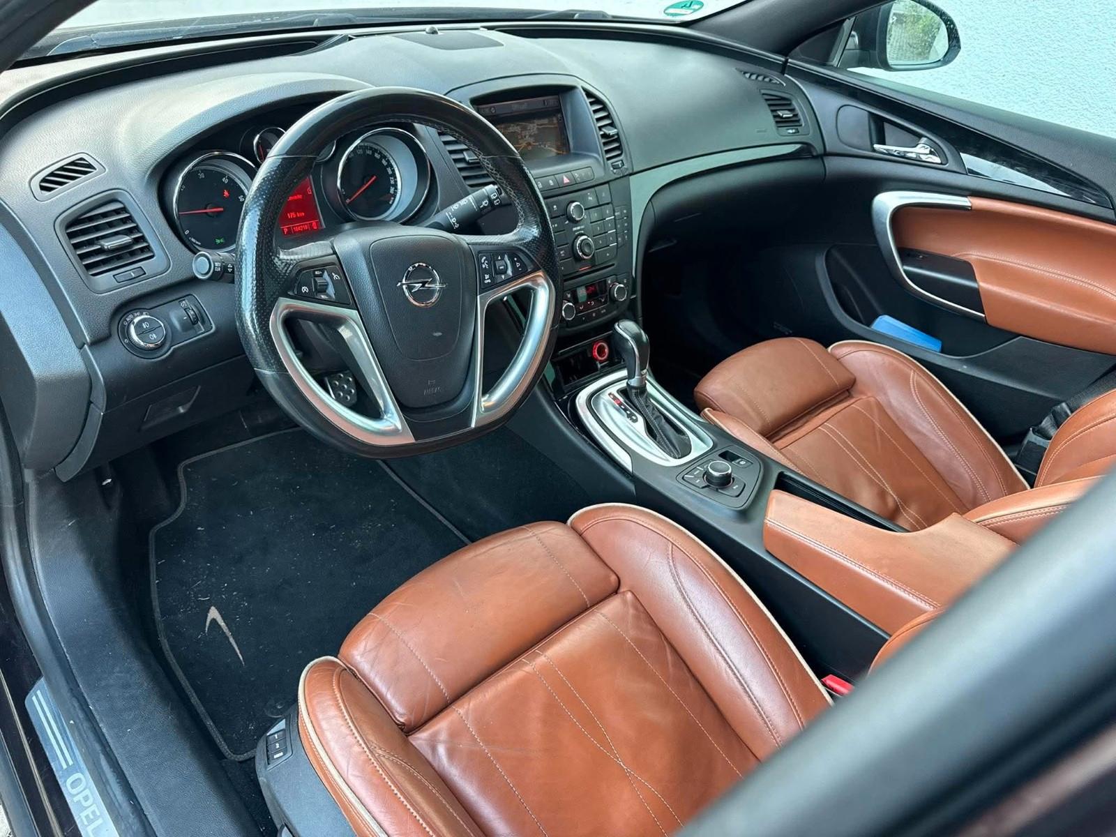 Opel Insignia 2011 — photo 14