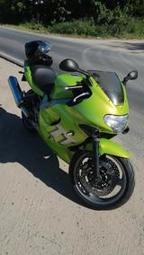 Triumph TT600  - TRIUMPH 600