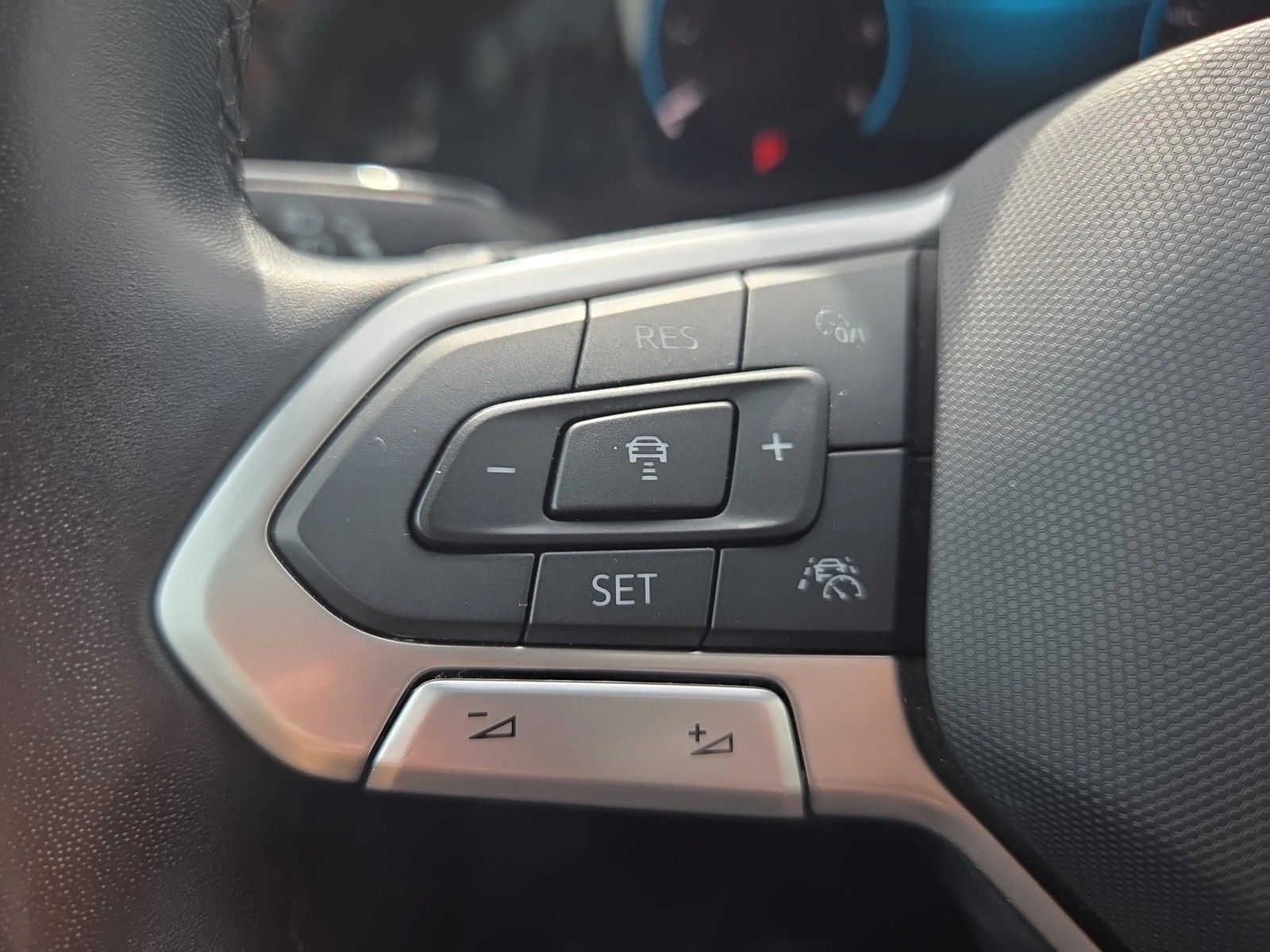 Fahrzeugabbildung Volkswagen Golf VIII Variant TDI Style LED+ DSG Navi ACC PD
