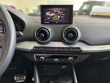 Fotografie des Audi Q2 35 TFSI S tronic sport AHK