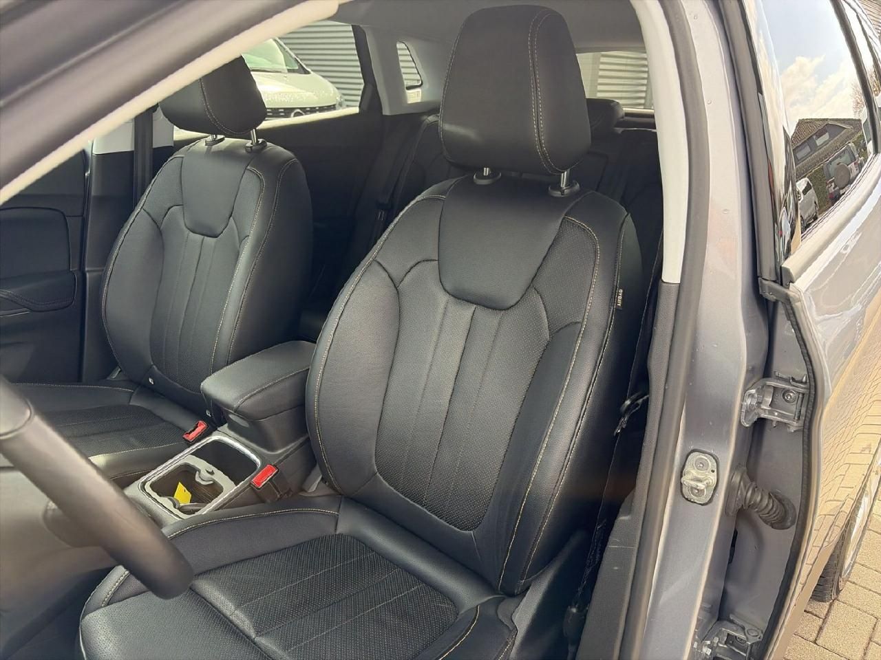 Fahrzeugabbildung Opel Grandland 2,0 Ultimate Automatik
