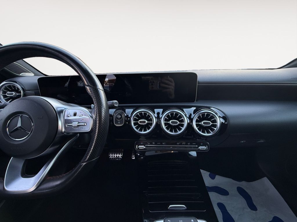 Fahrzeugabbildung Mercedes-Benz A 250 7G-DCT AMG Line