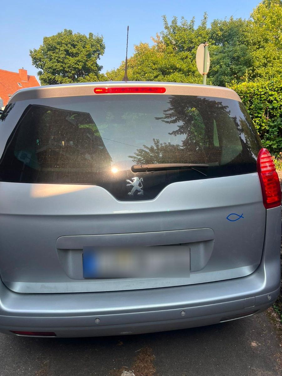 Peugeot 5008 2013 — interior
