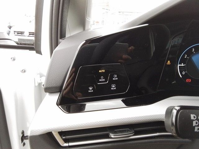 Fahrzeugabbildung Volkswagen Golf VIII Move Climatronic Kamera LED SH