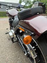 Harley-Davidson Breakout - Motorräder in Halle