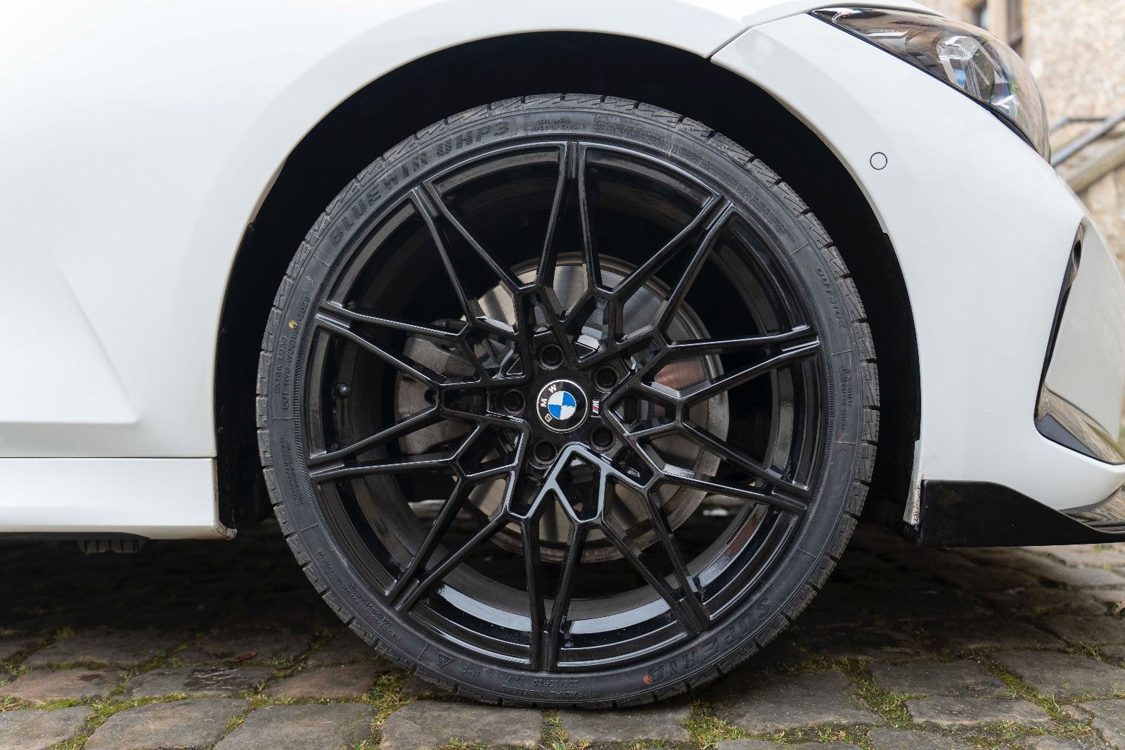 Fahrzeugabbildung BMW 330IX M-Sporpaket LED H&K TOTW CARPLAY KAM